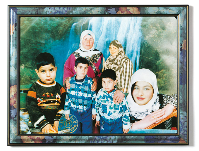 Portrait of victims of the Qana Massacre on the 18th of April 1996. Anonymous photographer. Collection AIF/Doha Shams.
