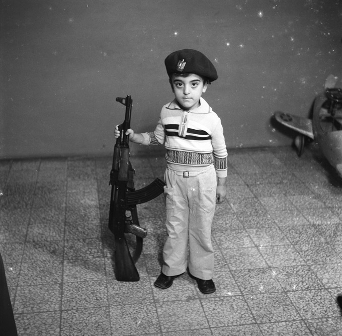Palestinian Resistance. Studio portrait, 1967. Photo by Hashem Madani. Collection AIF/Hashem Madani.